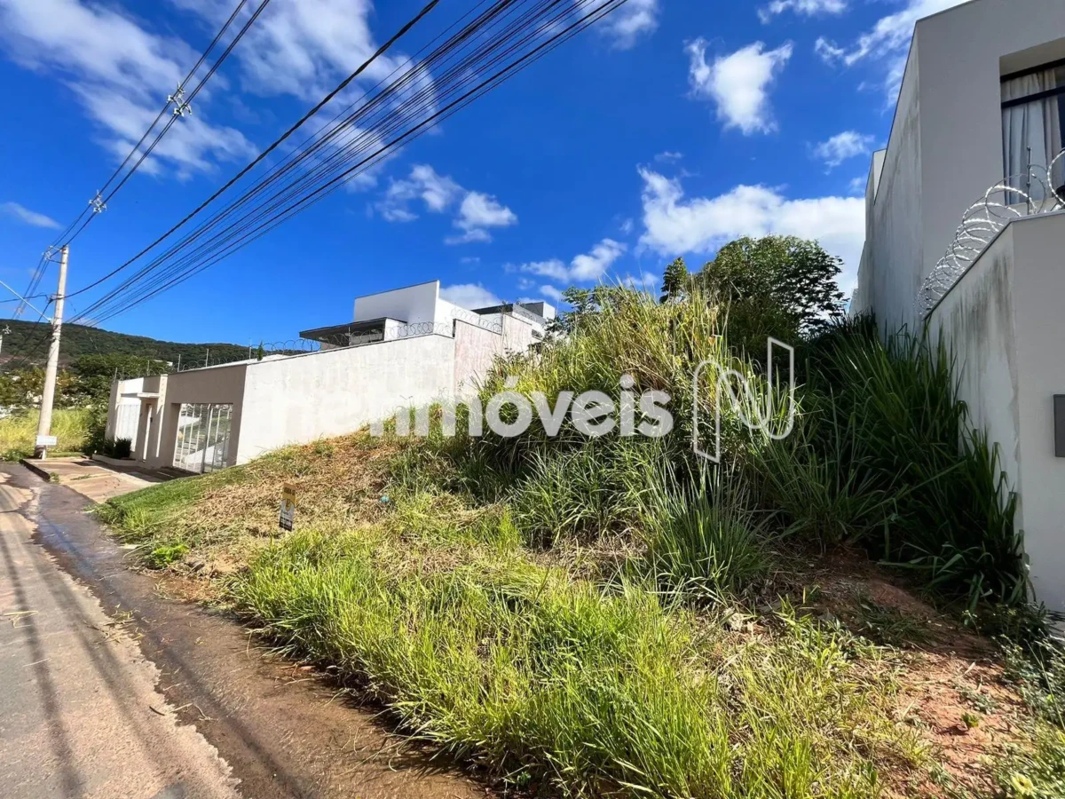 Lote para Venda com área de 450 m² no bairro Ibituruna