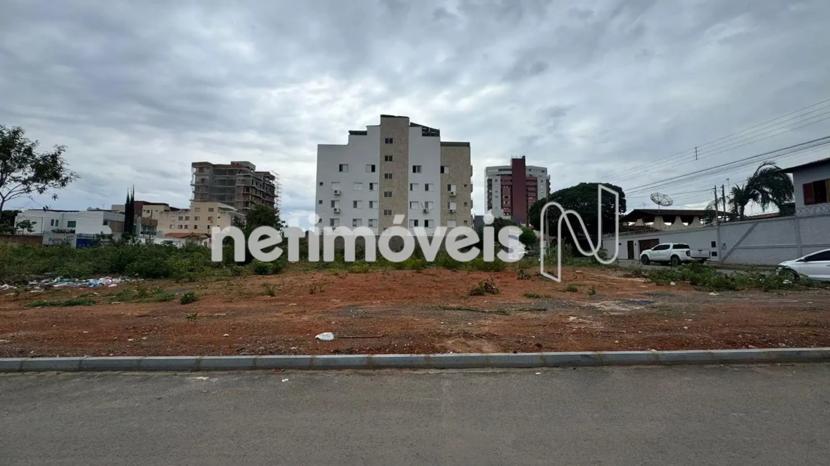 Lote para Venda com área de 919.8 m² no bairro Morada do Sol