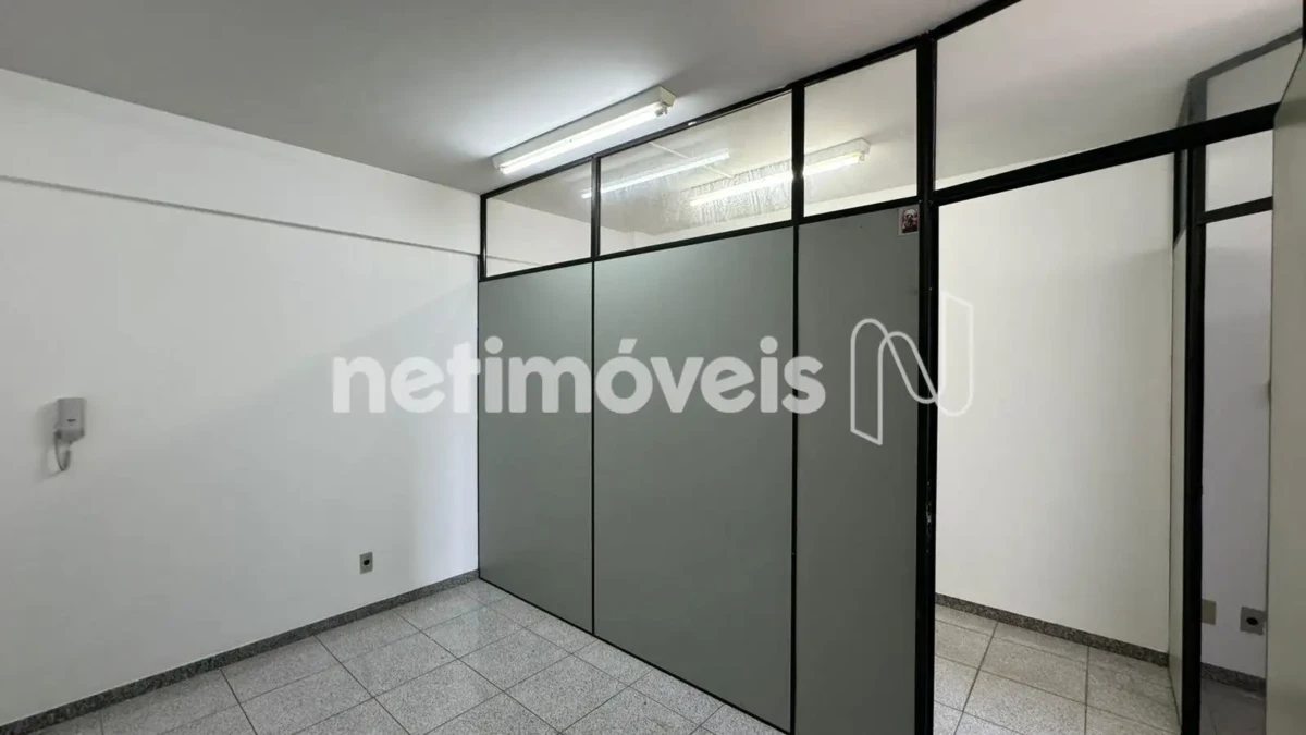 Sala para Venda de área principal de 30 m² no bairro Santo Expedito