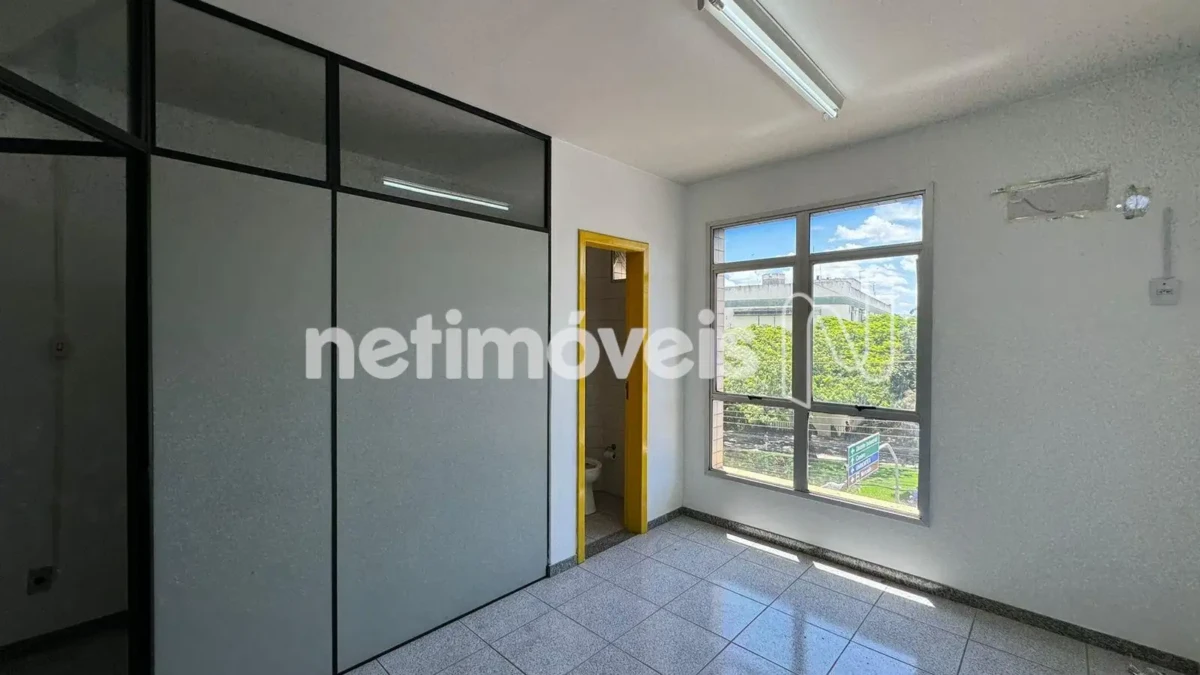 Sala para Venda de área principal de 30 m² no bairro Santo Expedito