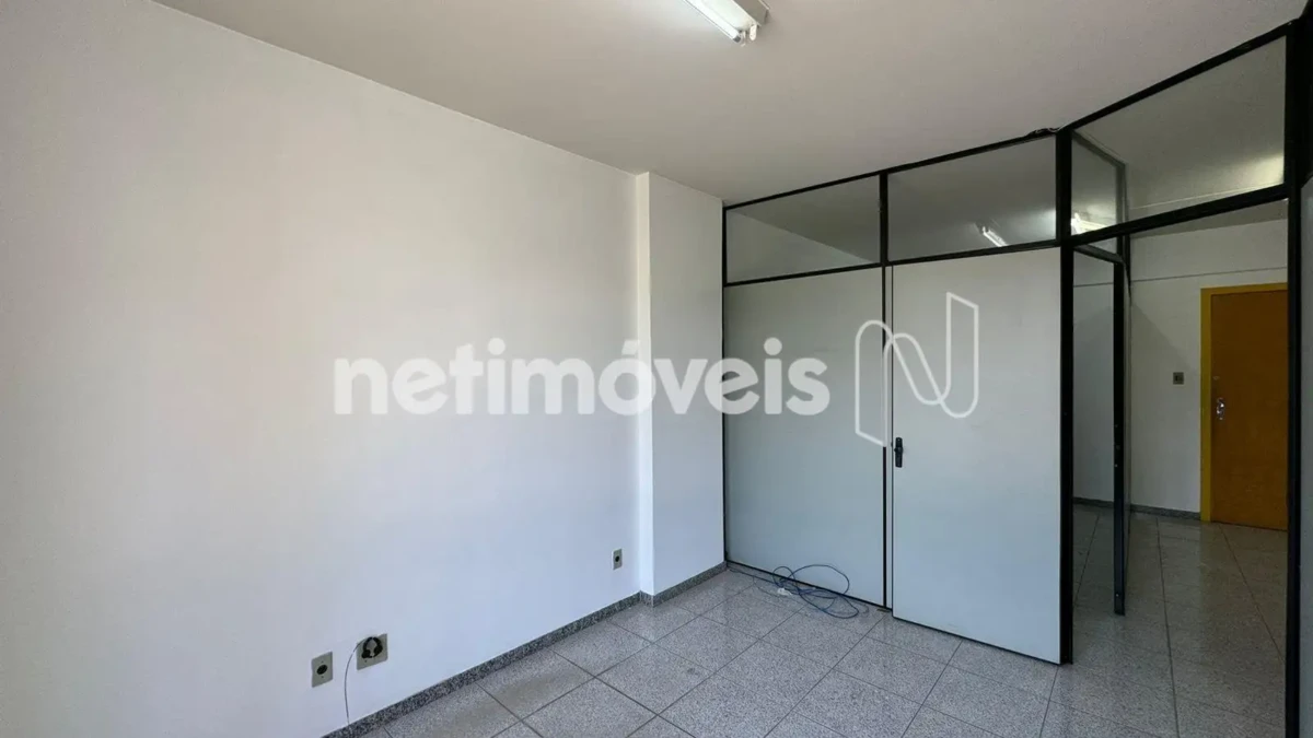 Sala para Venda de área principal de 30 m² no bairro Santo Expedito