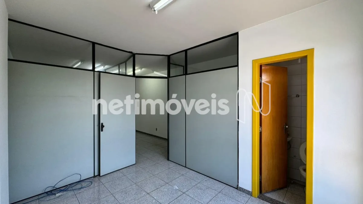 Sala para Venda de área principal de 30 m² no bairro Santo Expedito