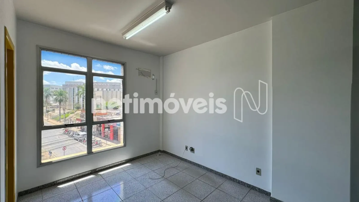 Sala para Venda de área principal de 30 m² no bairro Santo Expedito