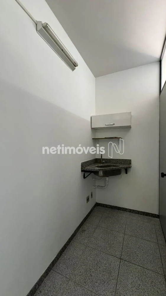 Sala para Venda de área principal de 30 m² no bairro Santo Expedito