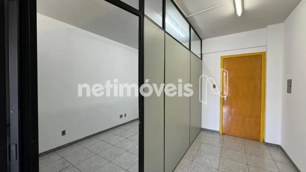 Sala para Venda de área principal de 30 m² no bairro Santo Expedito
