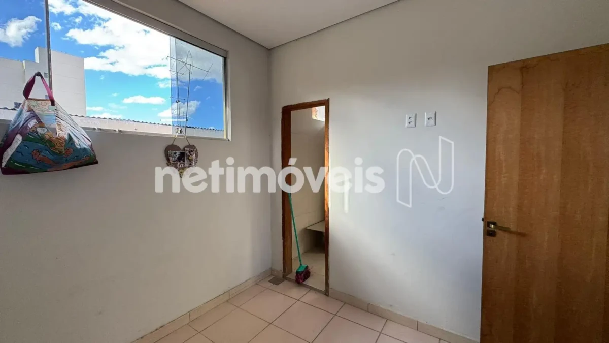 Apartamento para Venda com 3 quartos no bairro Cândida Câmara