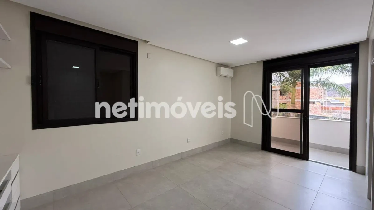 Casa para Venda com 4 quartos no bairro Gran Royalle Pirâmide