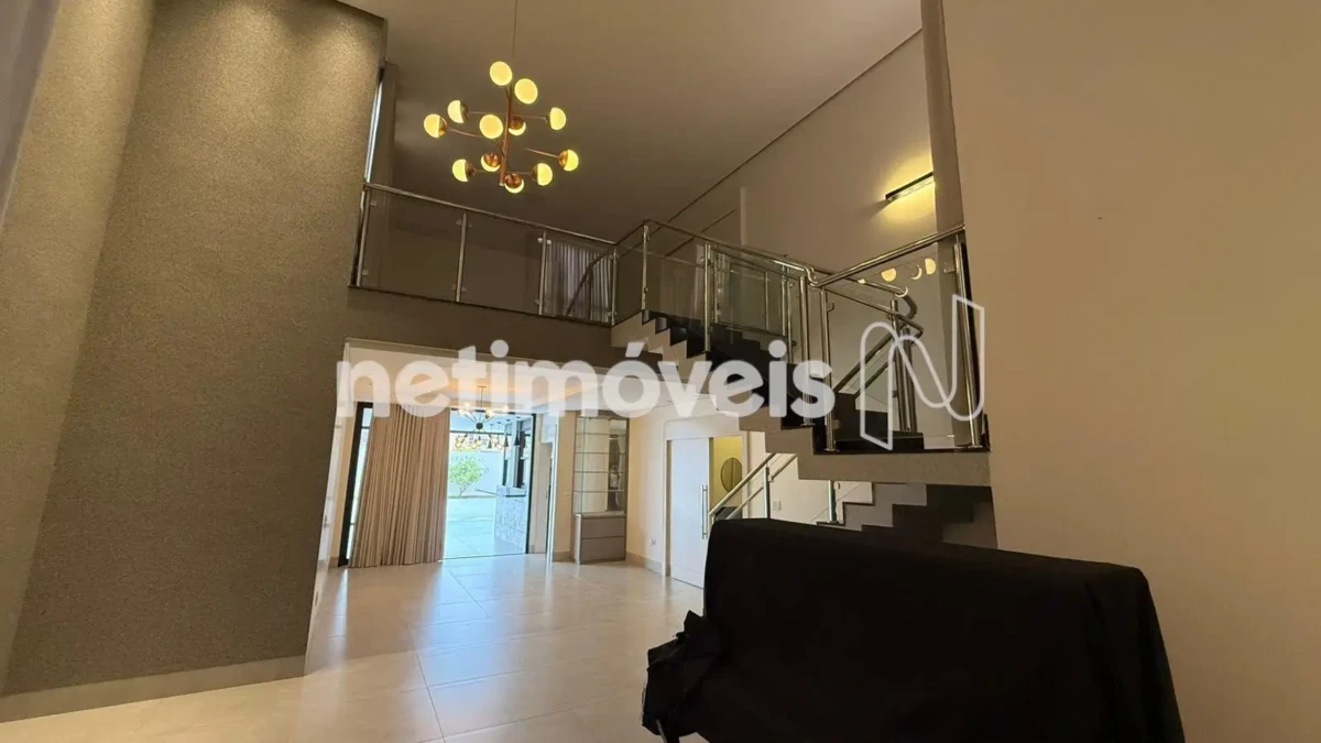 Casa para Venda com 4 quartos no bairro Gran Royalle Pirâmide