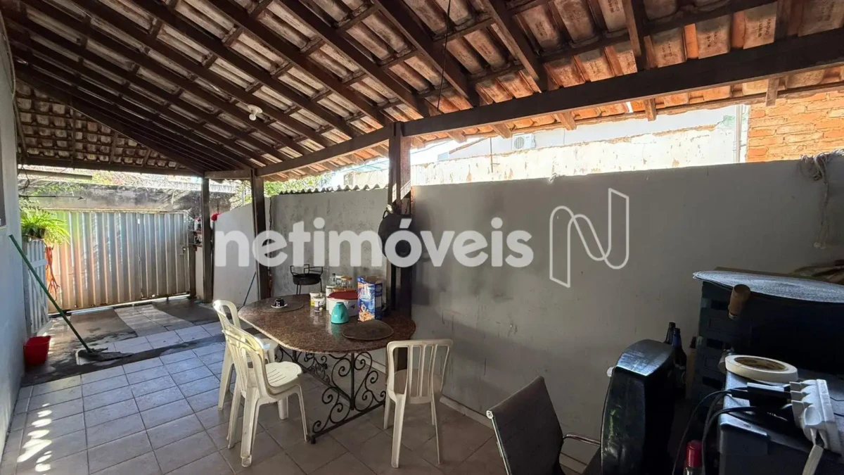 Casa para Venda com 8 quartos no bairro Vila Guilhermina