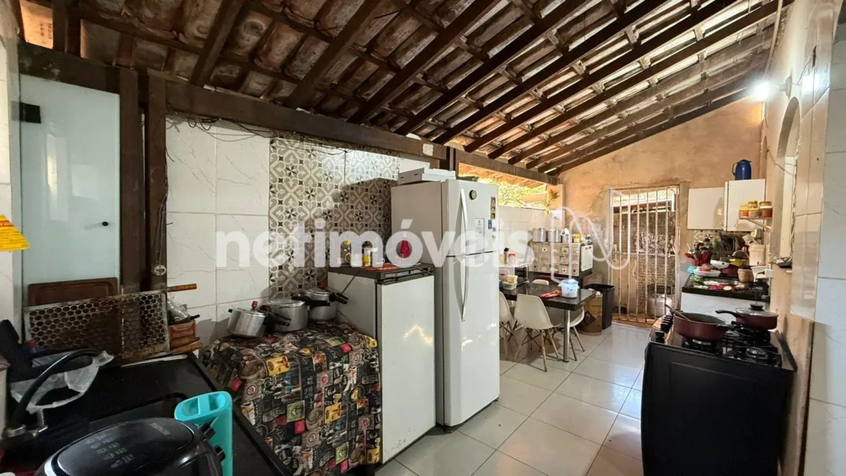 Casa para Venda com 8 quartos no bairro Vila Guilhermina