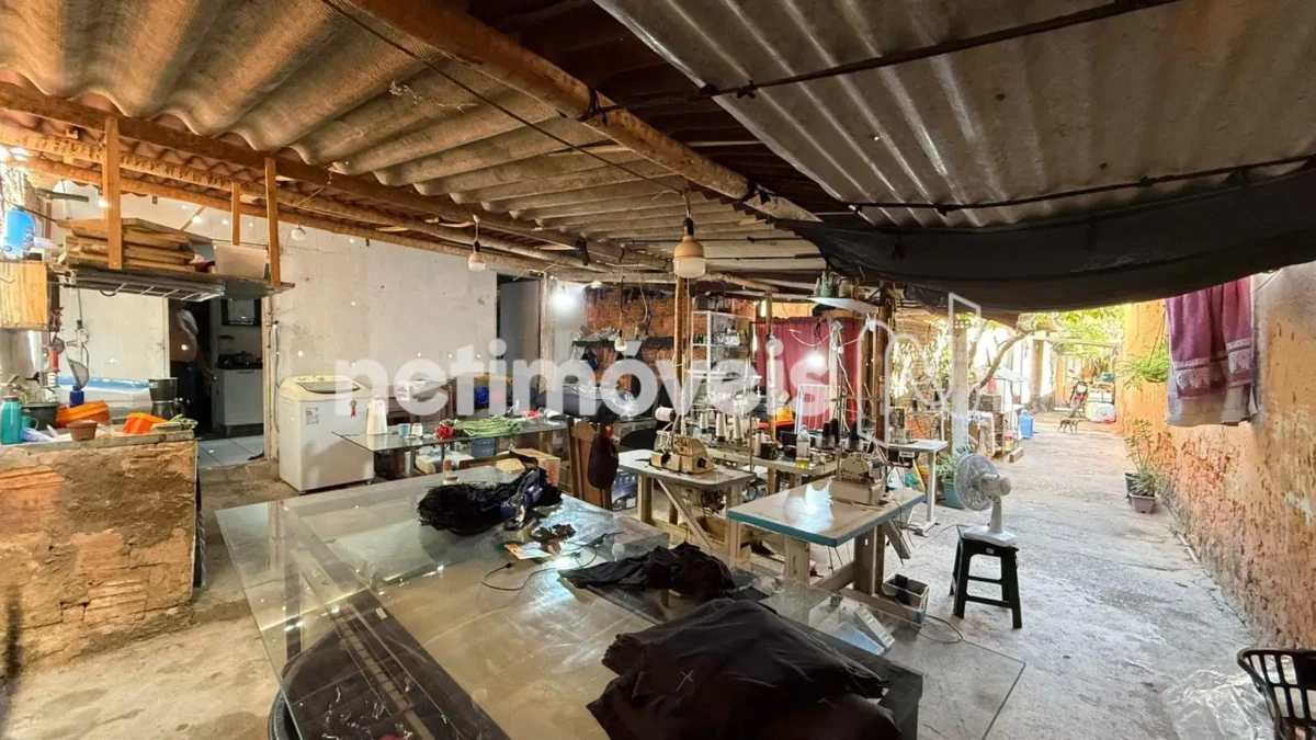 Casa para Venda com 8 quartos no bairro Vila Guilhermina