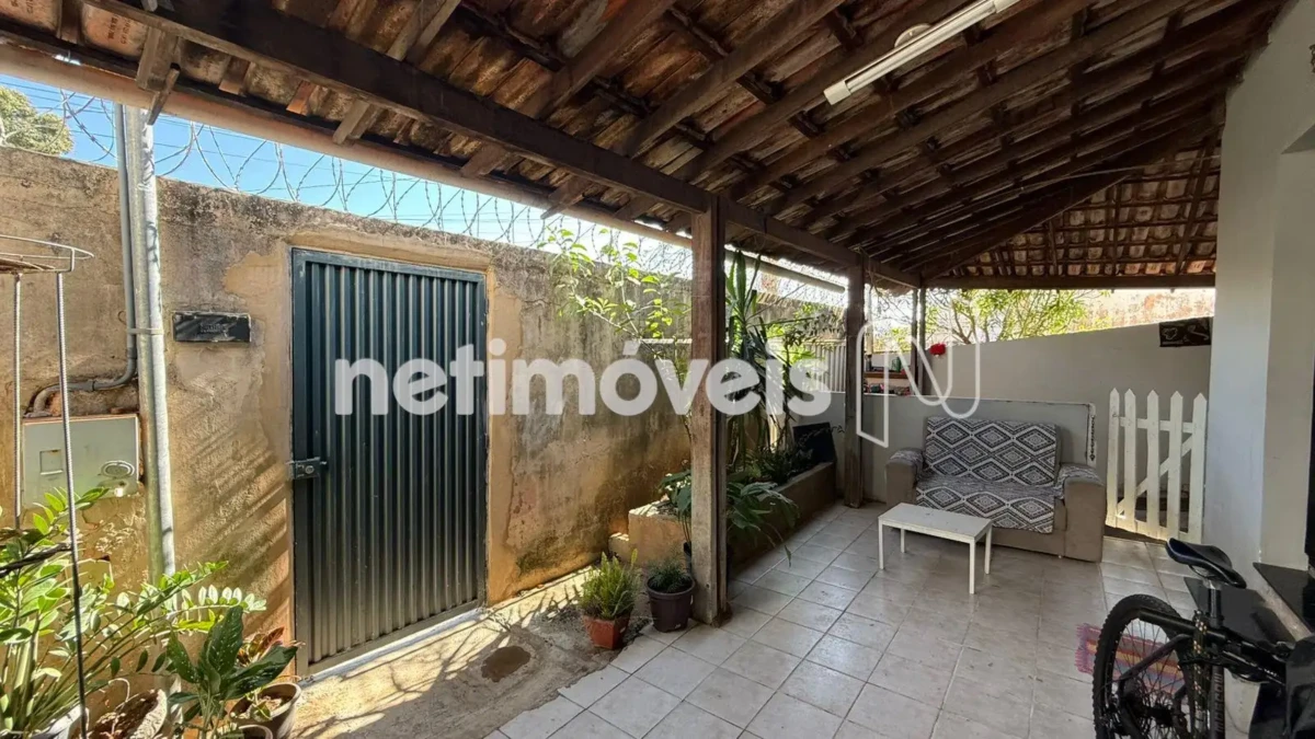 Casa para Venda com 8 quartos no bairro Vila Guilhermina