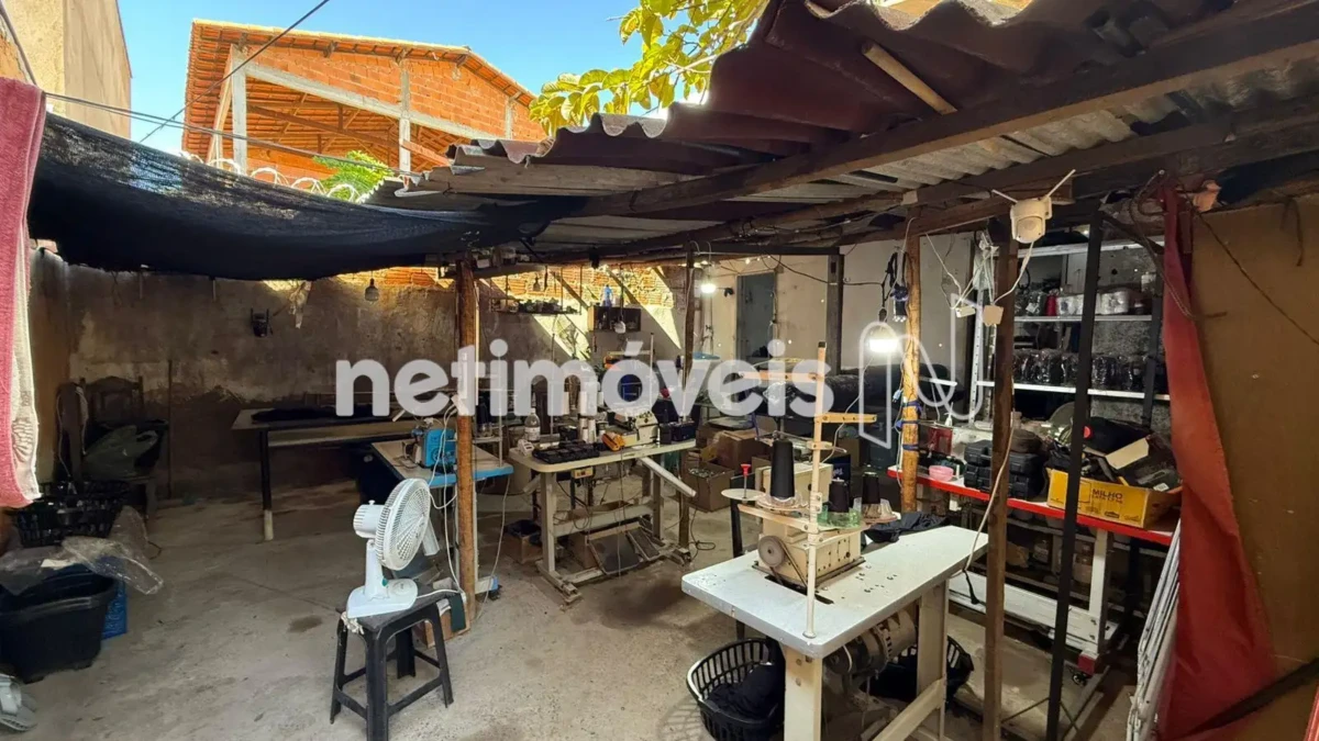 Casa para Venda com 8 quartos no bairro Vila Guilhermina