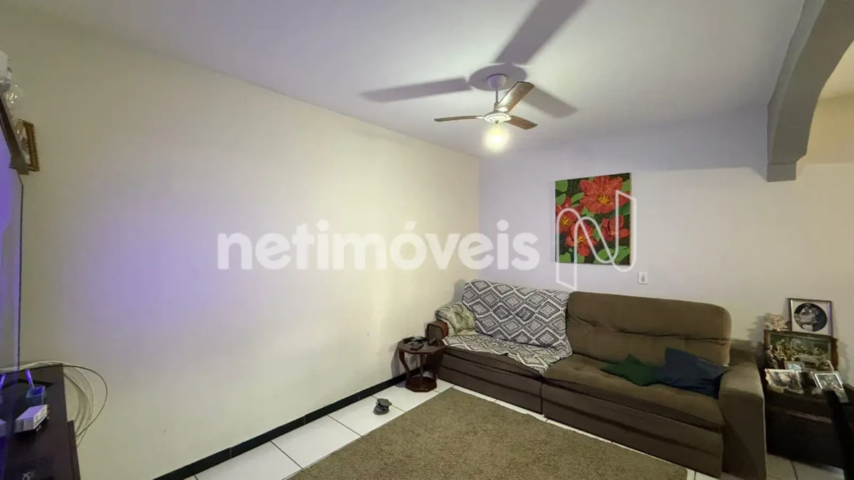 Casa para Venda com 8 quartos no bairro Vila Guilhermina