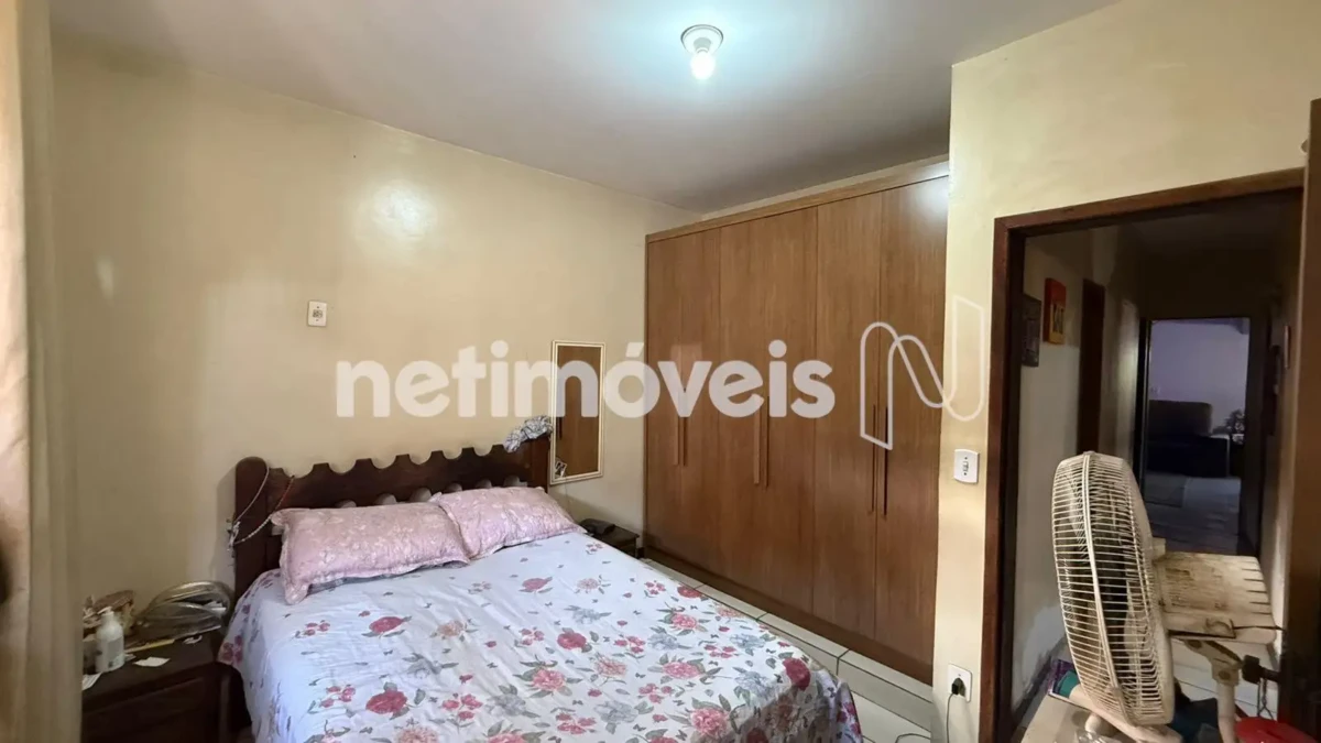 Casa para Venda com 8 quartos no bairro Vila Guilhermina