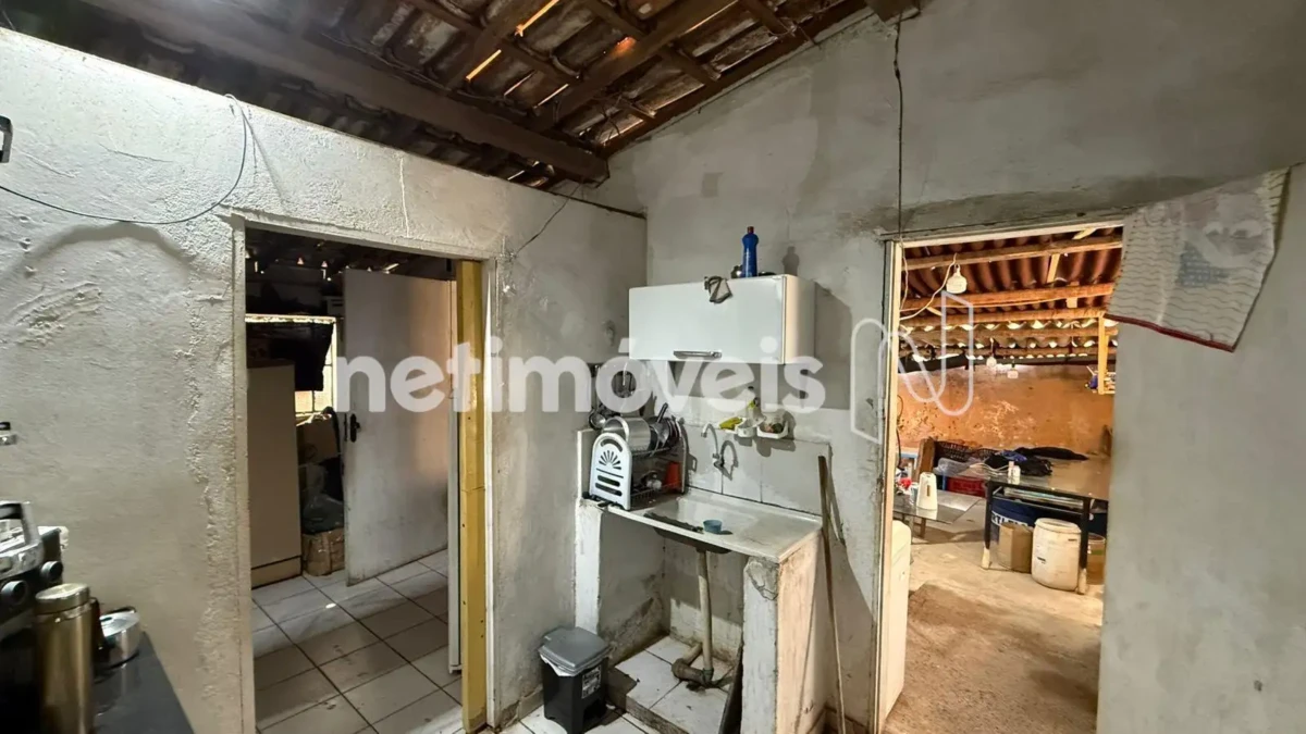 Casa para Venda com 8 quartos no bairro Vila Guilhermina
