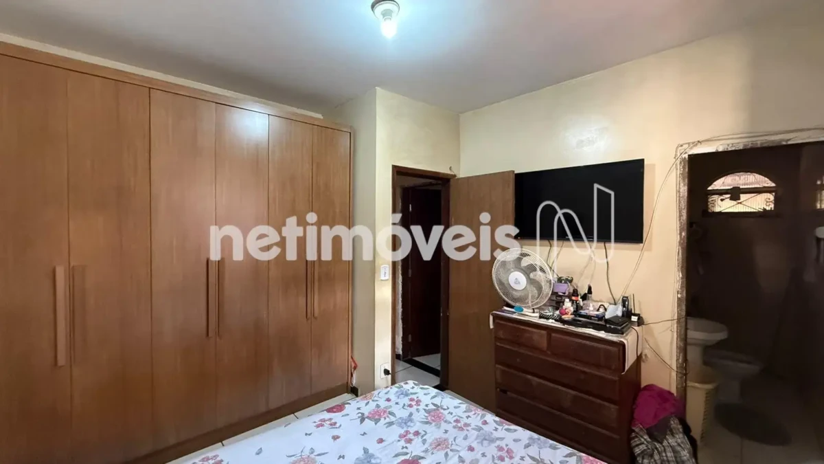 Casa para Venda com 8 quartos no bairro Vila Guilhermina