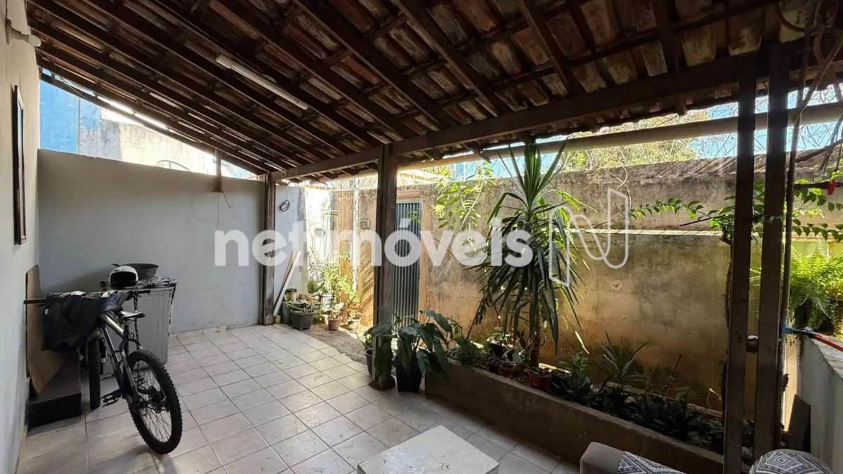 Casa para Venda com 8 quartos no bairro Vila Guilhermina