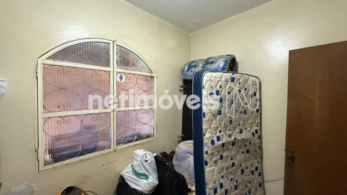 Casa para Venda com 8 quartos no bairro Vila Guilhermina