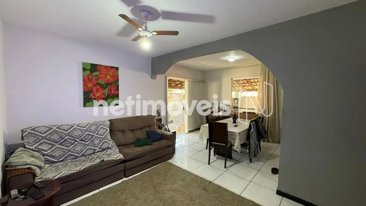 Casa para Venda com 8 quartos no bairro Vila Guilhermina