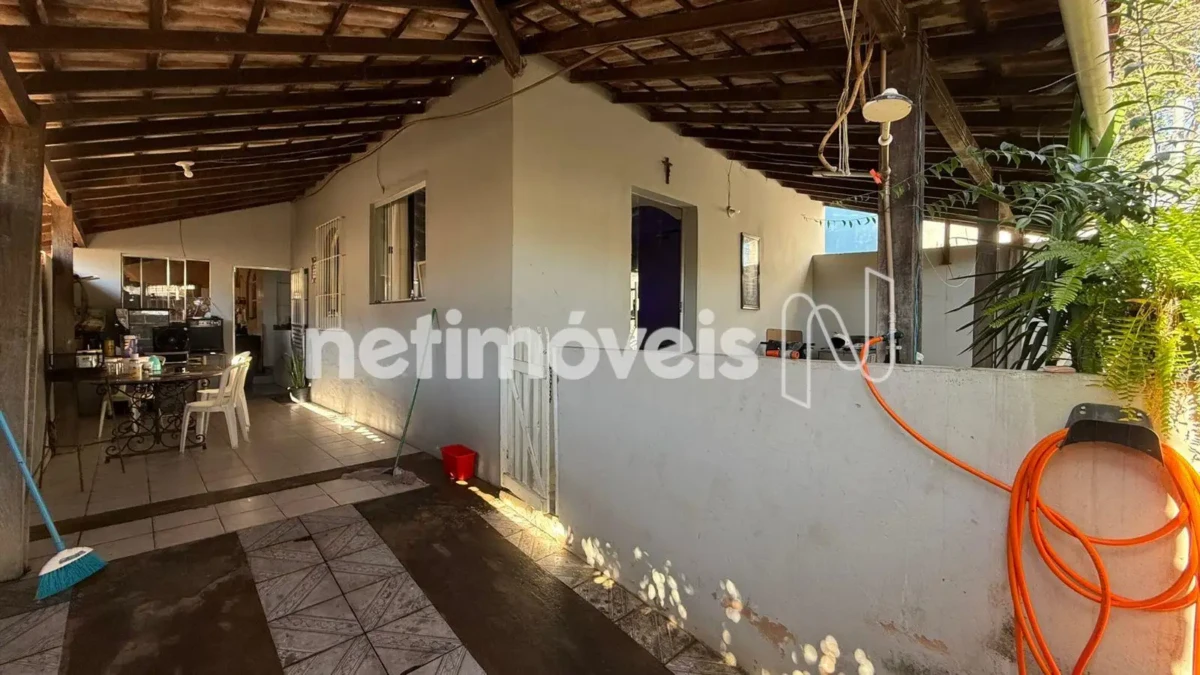 Casa para Venda com 8 quartos no bairro Vila Guilhermina