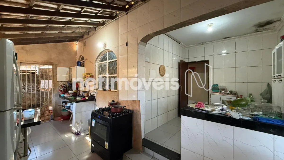 Casa para Venda com 8 quartos no bairro Vila Guilhermina