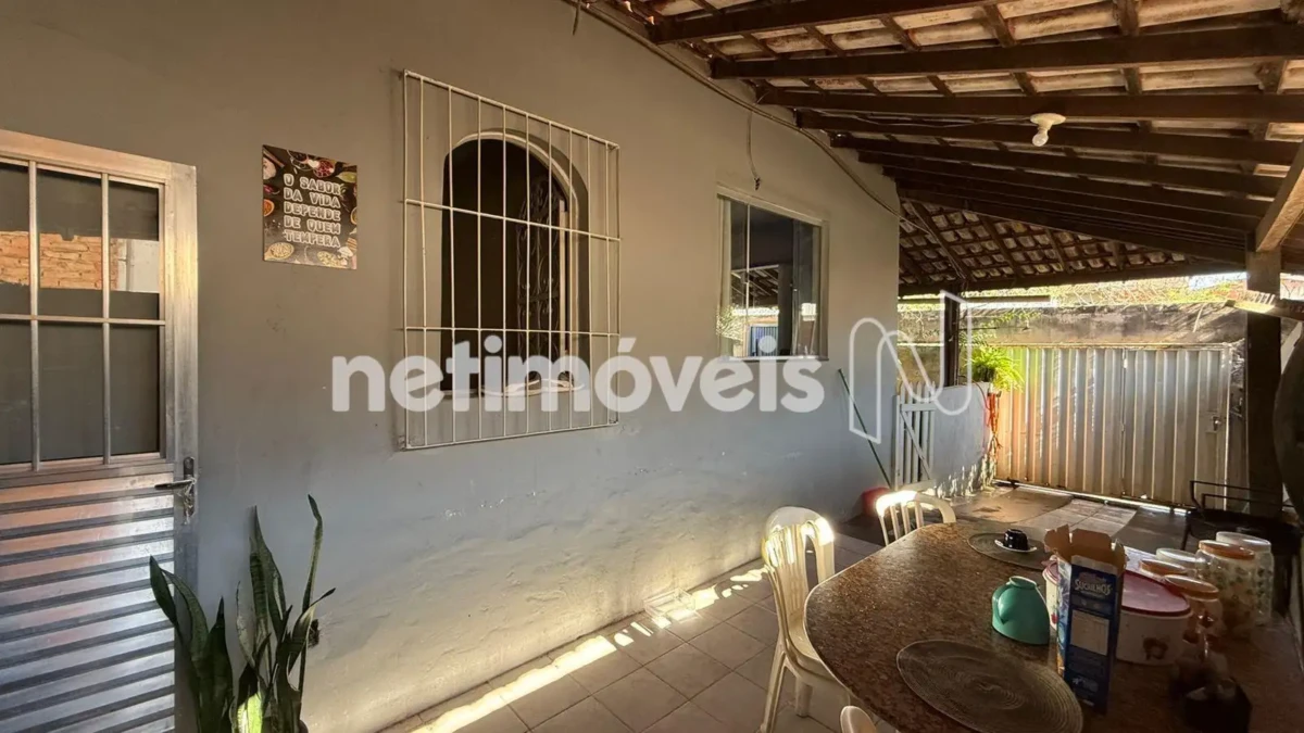 Casa para Venda com 8 quartos no bairro Vila Guilhermina
