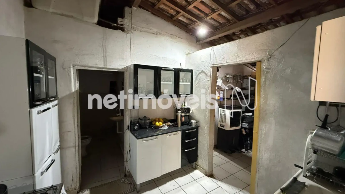 Casa para Venda com 8 quartos no bairro Vila Guilhermina