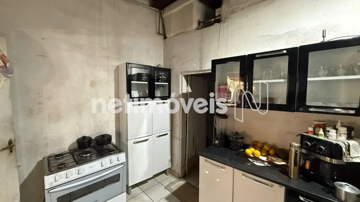 Casa para Venda com 8 quartos no bairro Vila Guilhermina