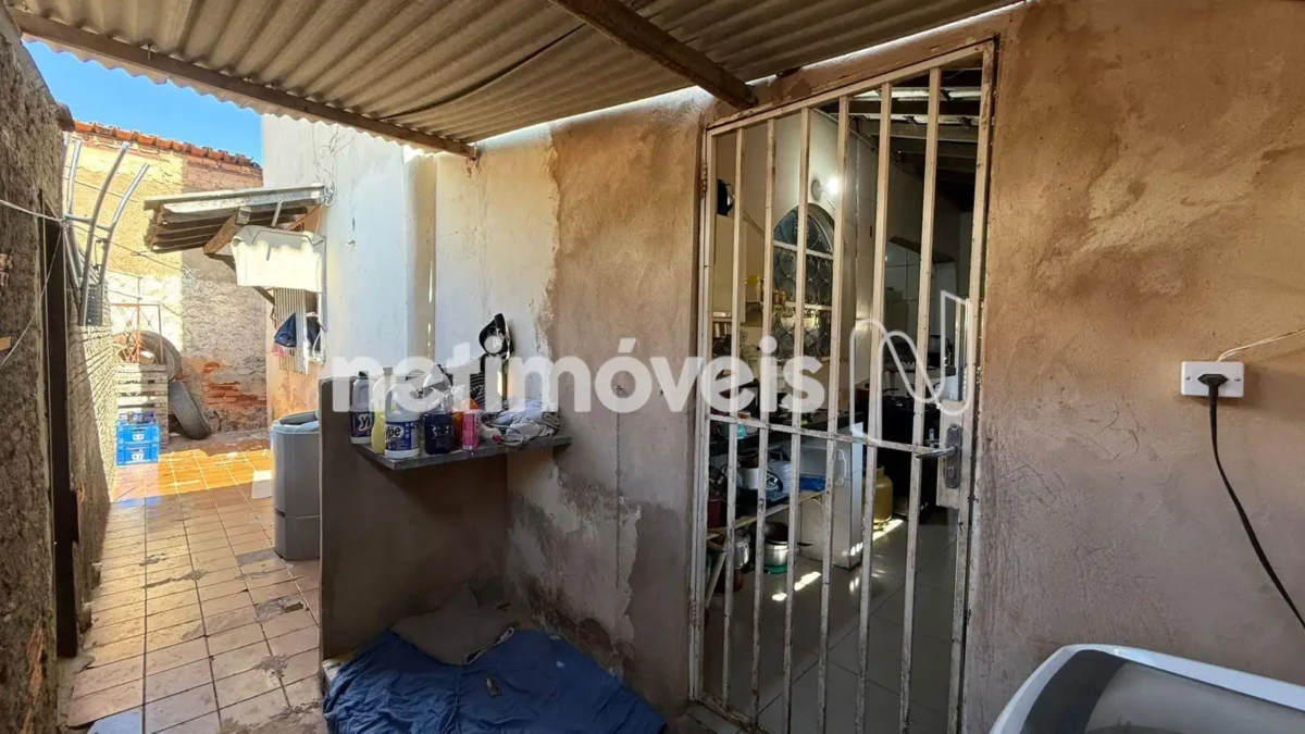 Casa para Venda com 8 quartos no bairro Vila Guilhermina