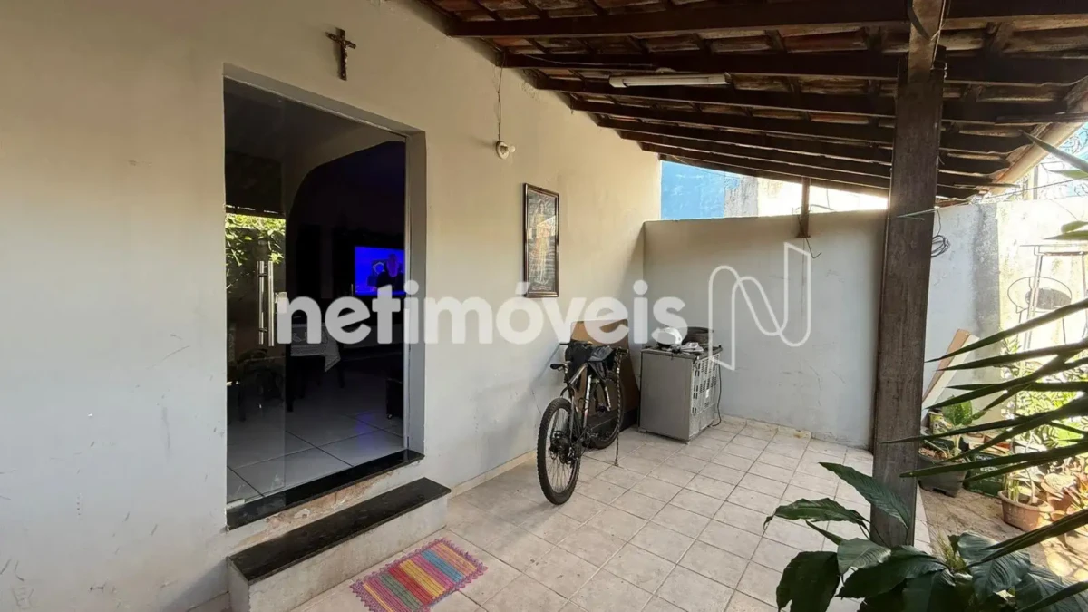 Casa para Venda com 8 quartos no bairro Vila Guilhermina
