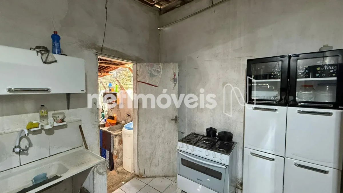 Casa para Venda com 8 quartos no bairro Vila Guilhermina
