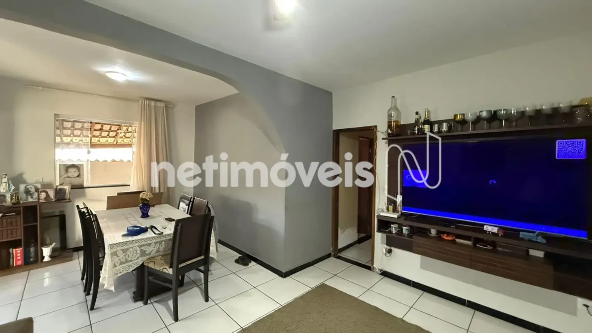 Casa para Venda com 8 quartos no bairro Vila Guilhermina