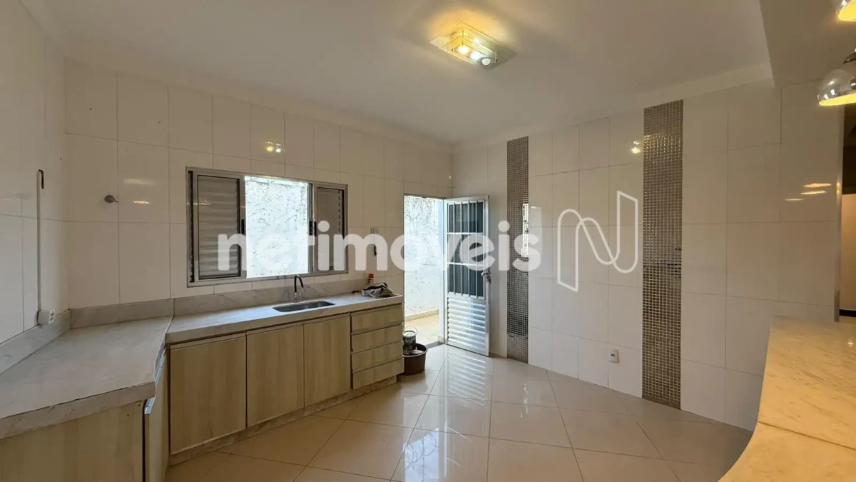 Casa para Venda com 3 quartos no bairro Esplanada