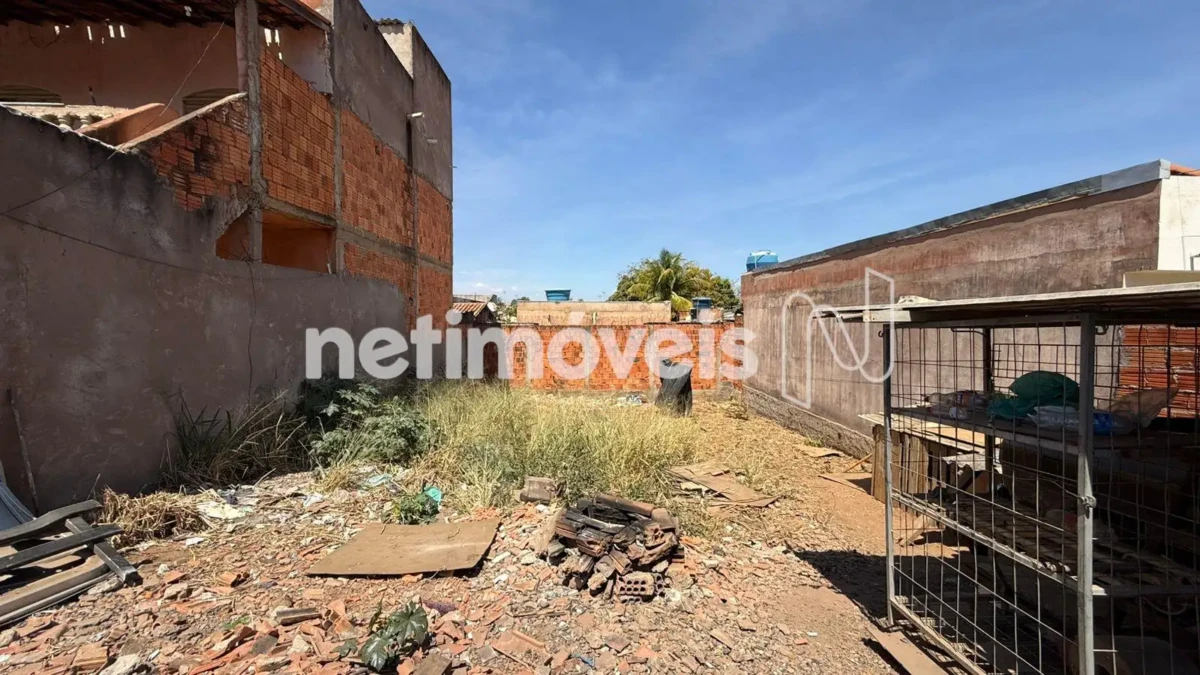 Lote para Venda com área de 200 m² no bairro Universitário