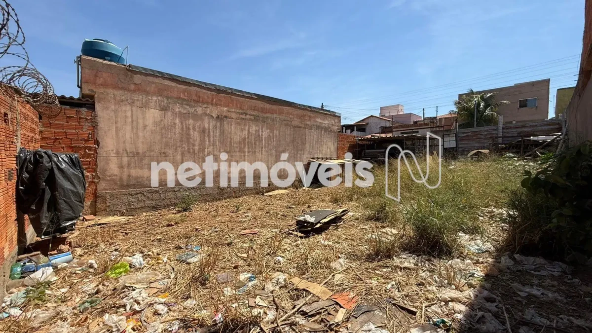 Lote para Venda com área de 200 m² no bairro Universitário