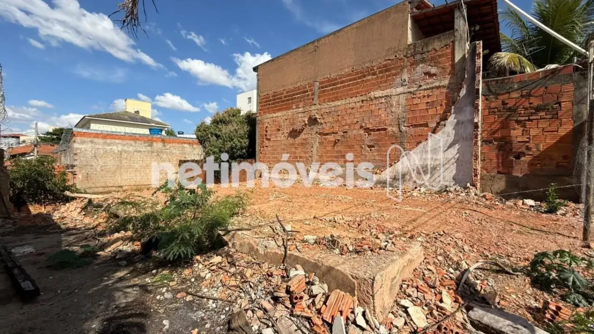 Lote para Venda com área de 250 m² no bairro Vila Guilhermina