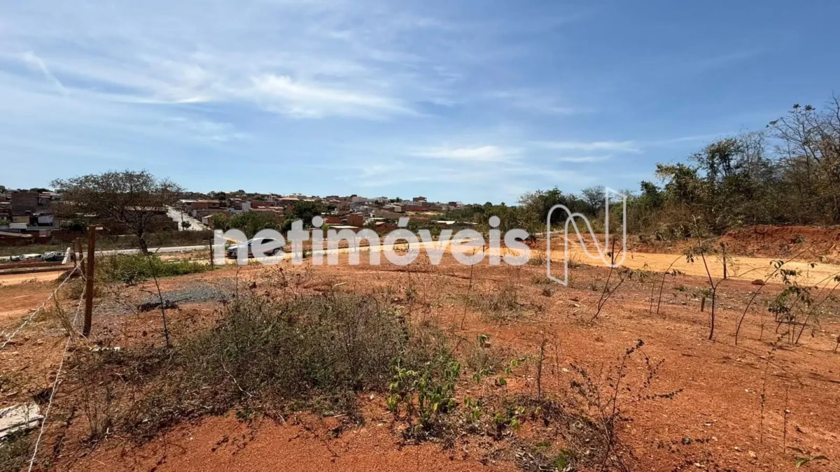 Lote para Venda com área de 200 m² no bairro Carmelo