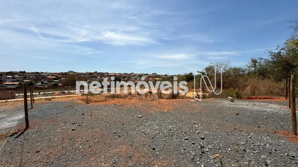 Lote para Venda com área de 200 m² no bairro Carmelo