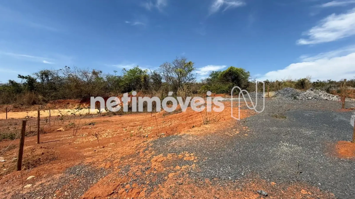 Lote para Venda com área de 200 m² no bairro Carmelo