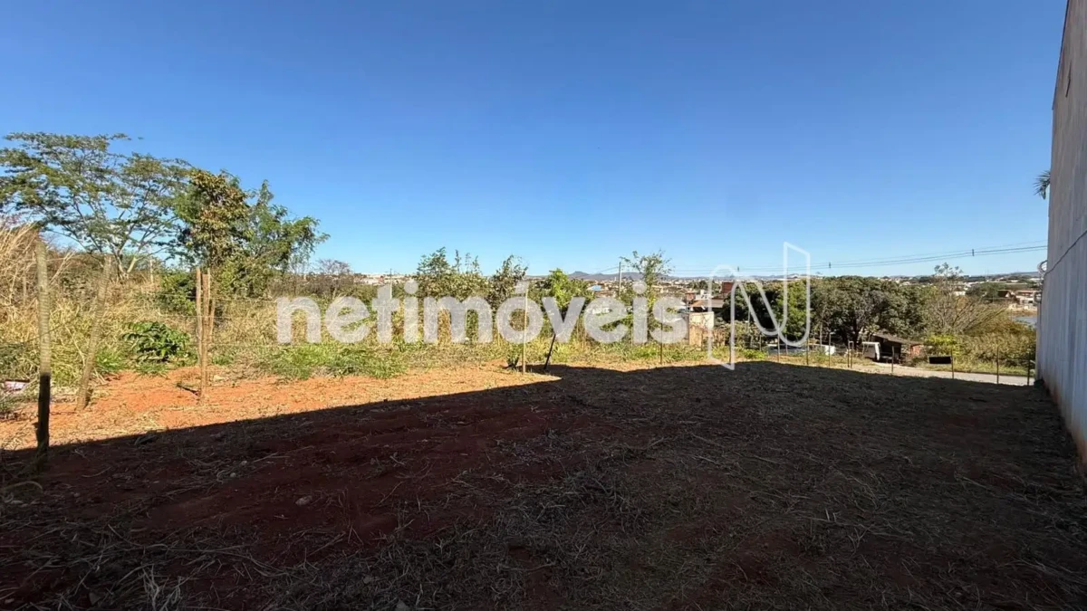 Lote para Venda com área de 232.5 m² no bairro Guarujá