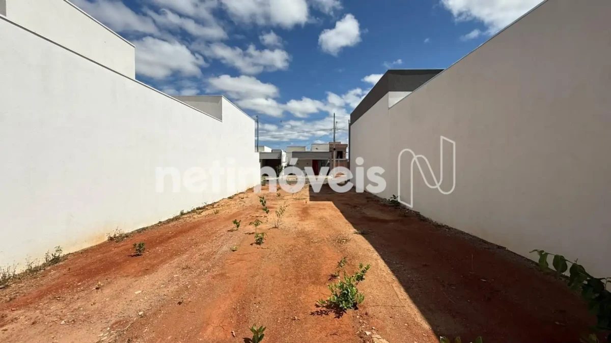 Lote para Venda com área de 200 m² no bairro Vila Segura
