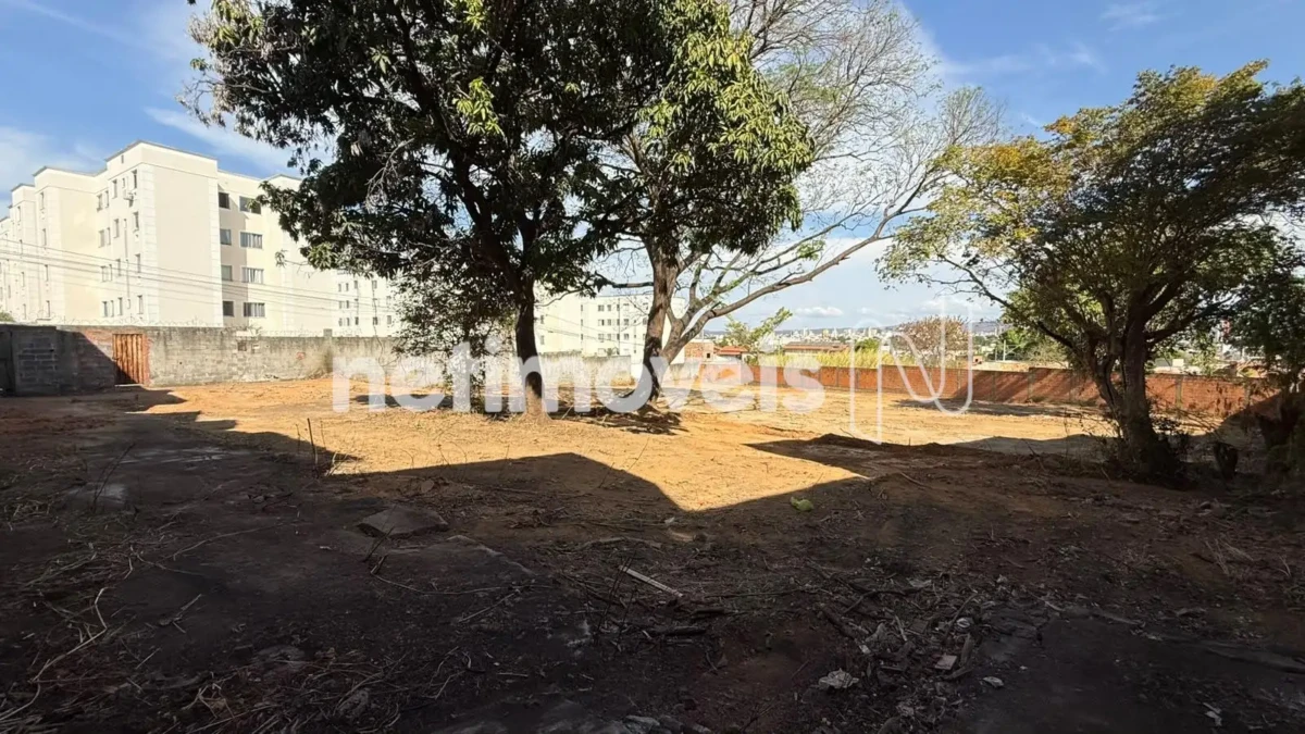 Lote para Venda com área de 2204 m² no bairro Vila Antônio Narciso