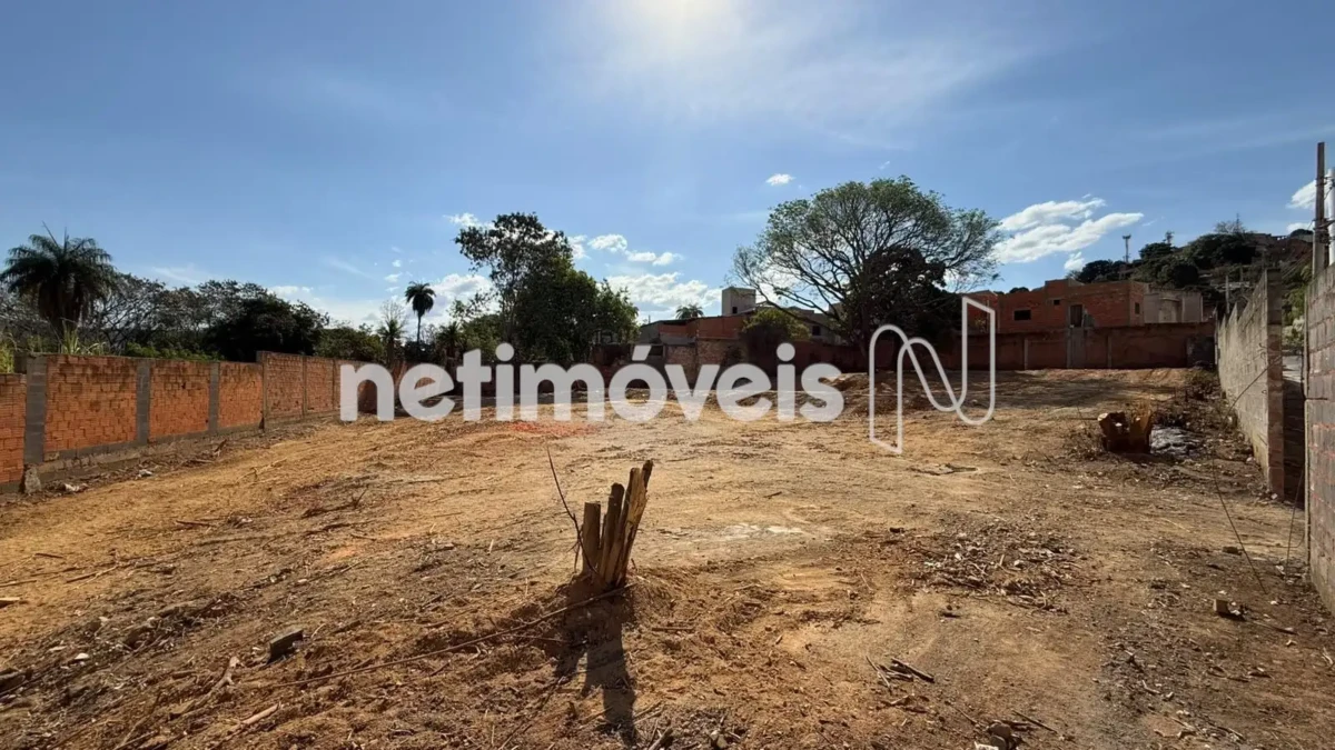 Lote para Venda com área de 2204 m² no bairro Vila Antônio Narciso