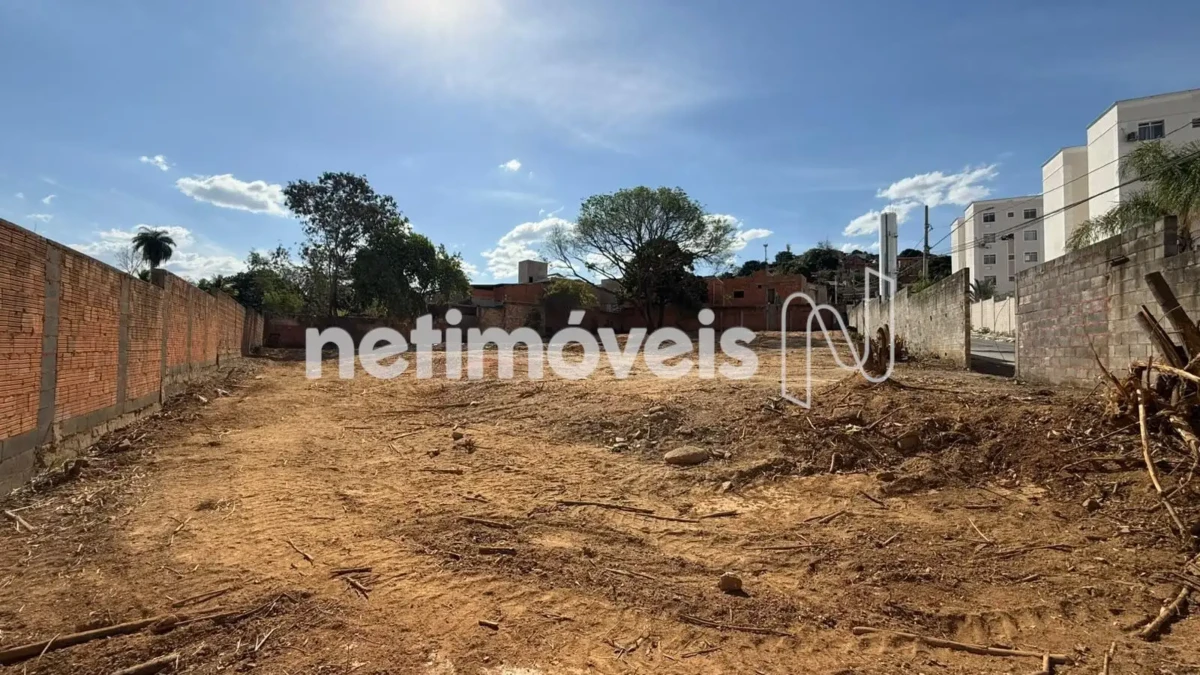 Lote para Venda com área de 2204 m² no bairro Vila Antônio Narciso