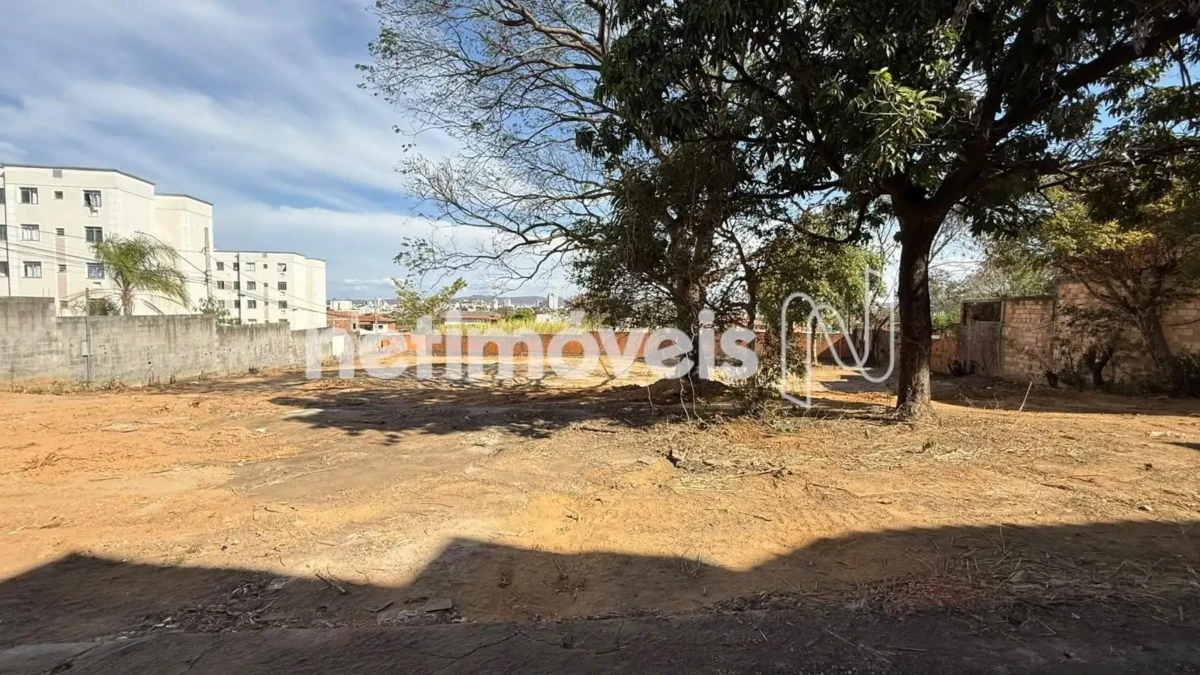 Lote para Venda com área de 2204 m² no bairro Vila Antônio Narciso