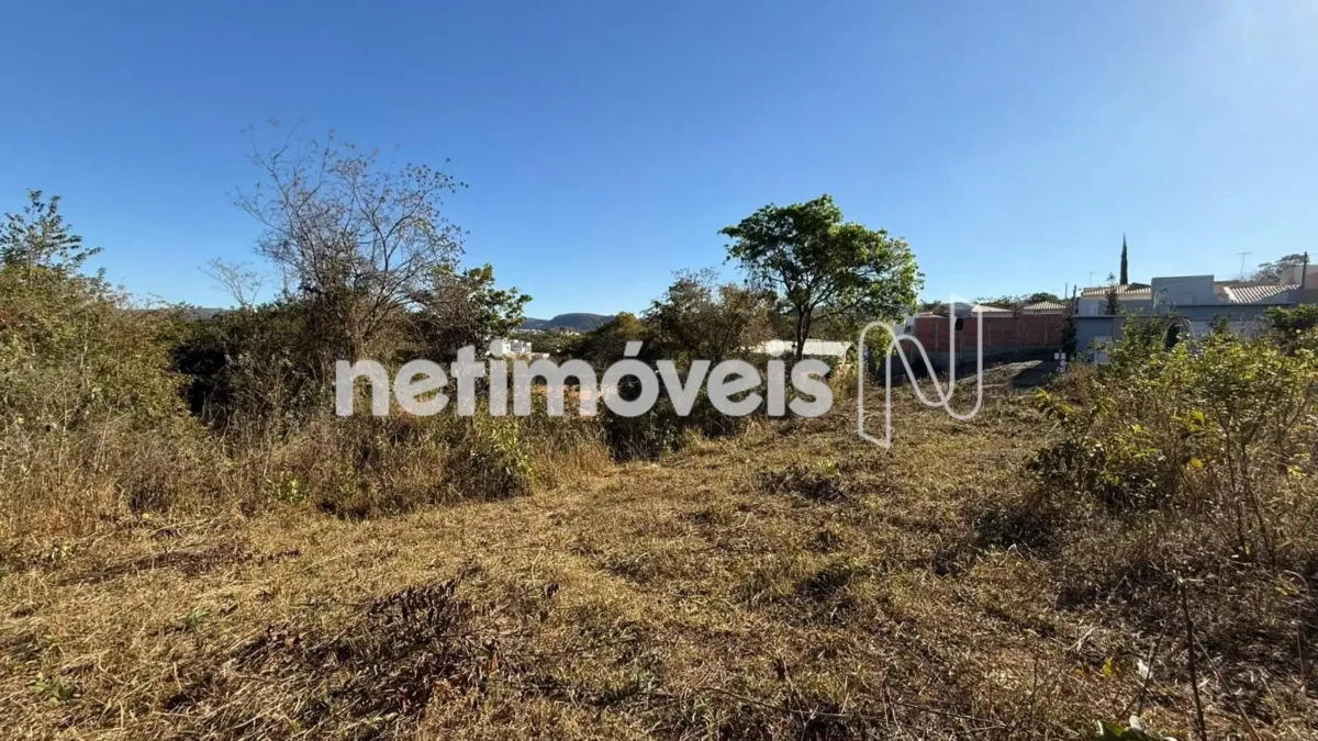 Lote para Venda com área de 366 m² no bairro Chácaras Paraíso