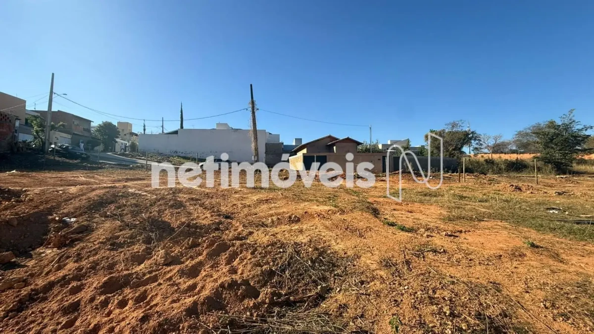 Lote para Venda com área de 600 m² no bairro Chácaras Paraíso