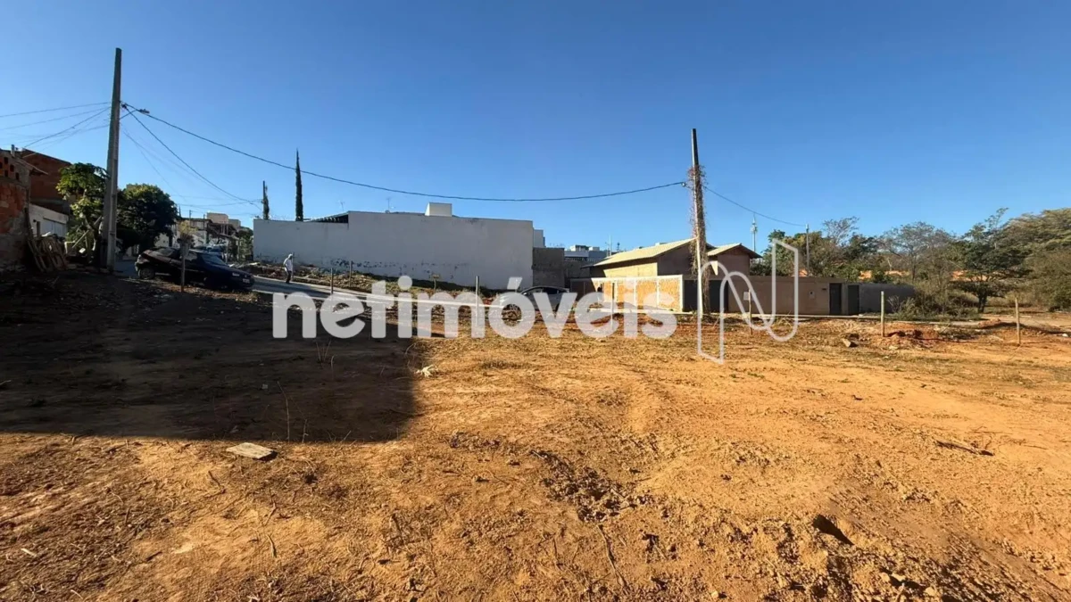 Lote para Venda com área de 600 m² no bairro Chácaras Paraíso
