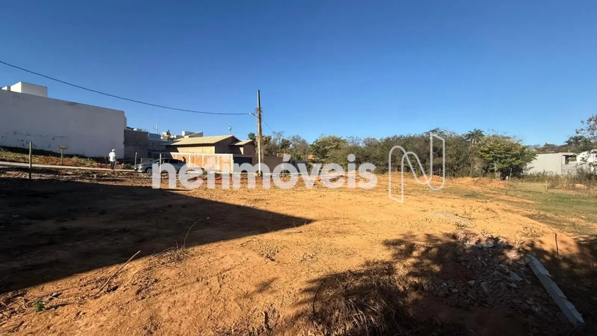 Lote para Venda com área de 600 m² no bairro Chácaras Paraíso